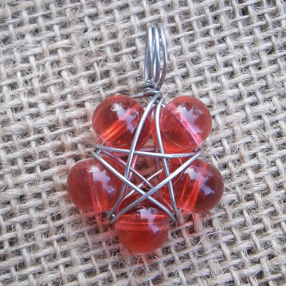 Handmade Red Resin Beads Star Flower Pentacle Pendant - Picture 2 of 8